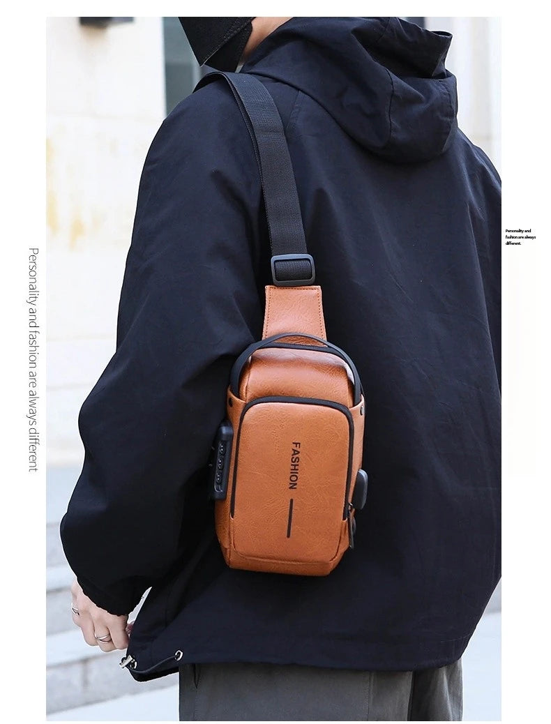 Bolsa Transversal Masculina Antifurto – Porta USB – Cadeado com Senha – Couro PU