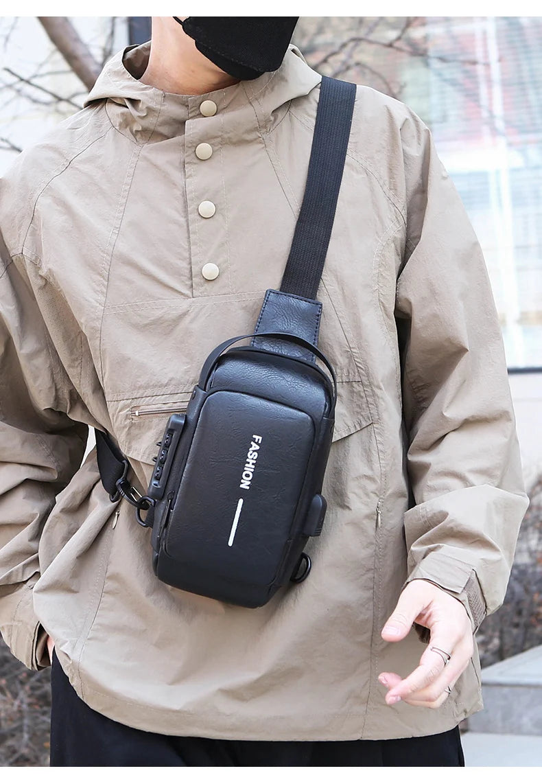 Bolsa Transversal Masculina Antifurto – Porta USB – Cadeado com Senha – Couro PU